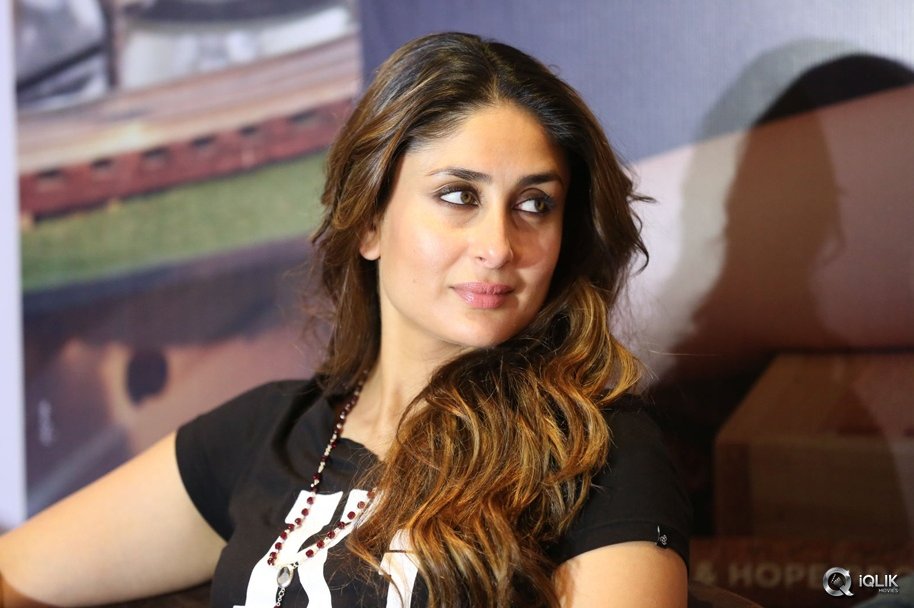 Kareena-Kapoor-at-Ki-And-Ka-Movie-Press-meet-in-Hyderabad
